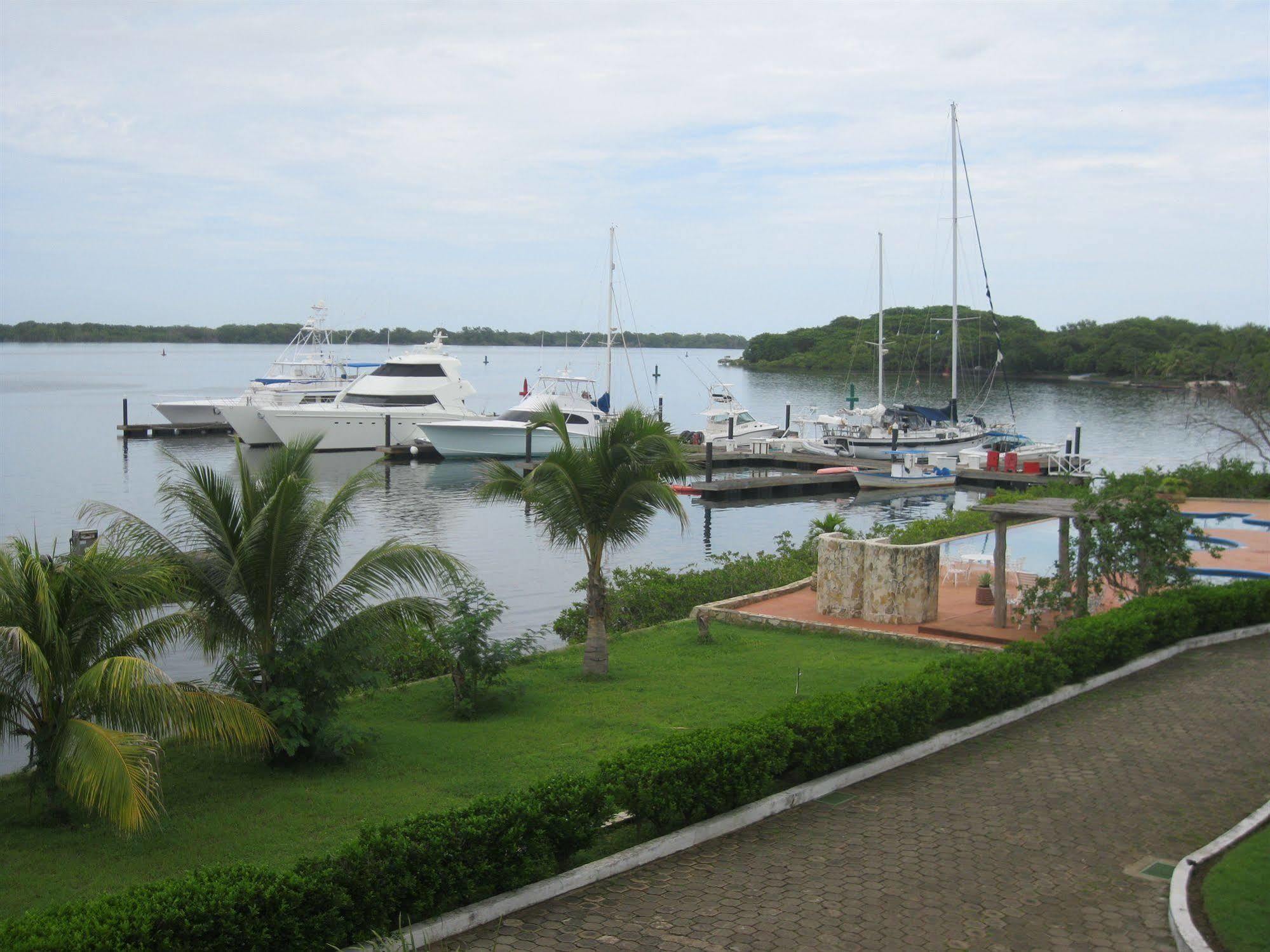 Marina Puesta Del Sol Hotel Aposentillo Luaran gambar