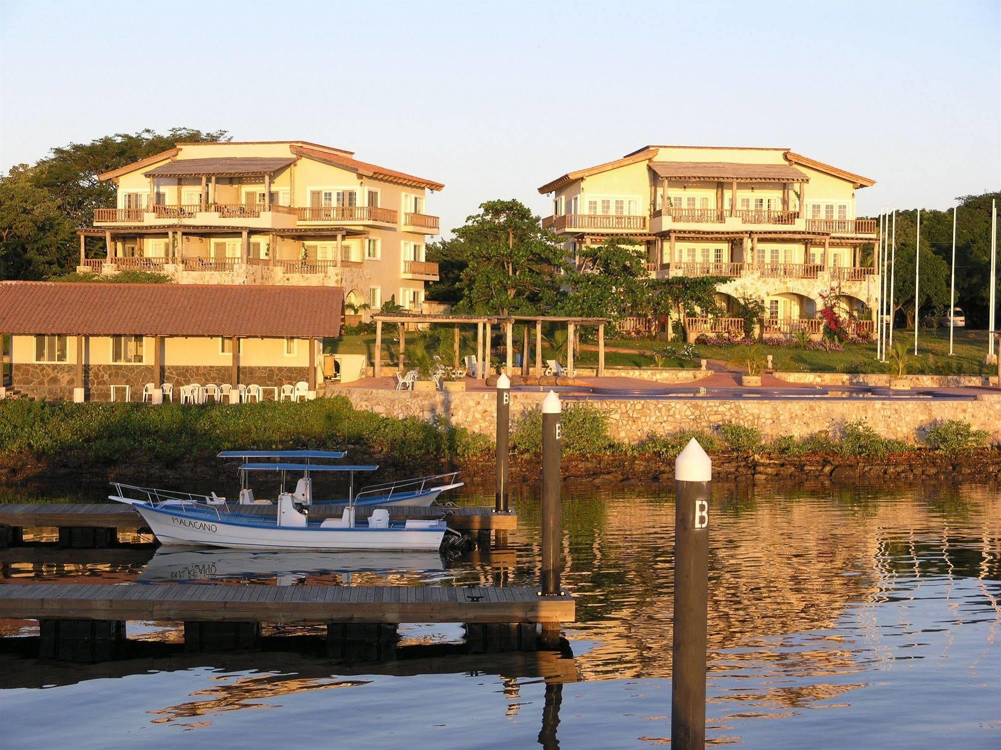 Marina Puesta Del Sol Hotel Aposentillo Luaran gambar